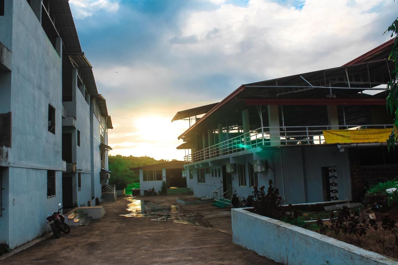 Sp Resort Panvel Chauk Bagian luar foto